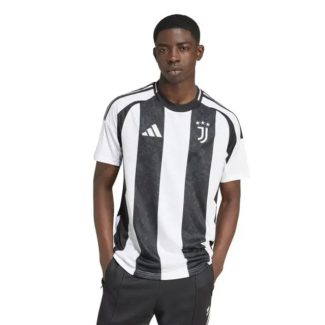 Juventus jalkapallopaita Adidas